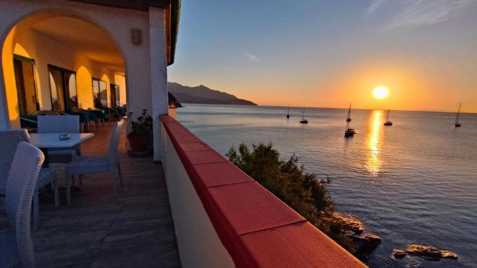 Hotel Scoglio Bianco Портоферайо Екстериор снимка