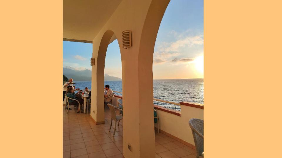 Hotel Scoglio Bianco Портоферайо Екстериор снимка